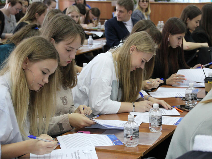 В Хабаровском крае написали «Педагогический диктант» учителя, студенты и школьники