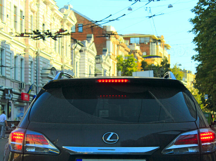 У жительницы Сахалина конфисковали Lexus RX300 за пьяную езду