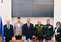В Улан-Удэ вручили награды гражданам за заслуги перед республикой и обществом