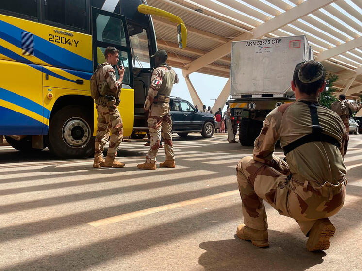 Действительно ли Париж признал свое бессилие в Африке