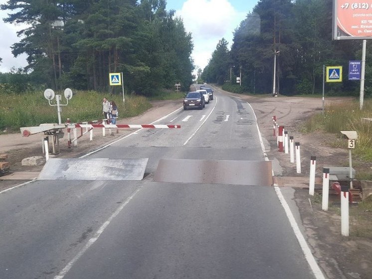 В Волосово ограничат движение автомобилей на ж/д переезде с 27 по 29 сентября