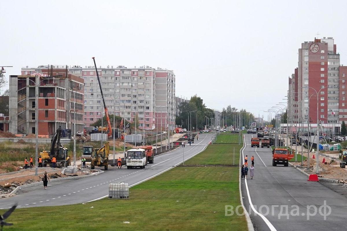 Три слоя асфальта уложено на улице Поэта Романова в Вологде - МК Вологда