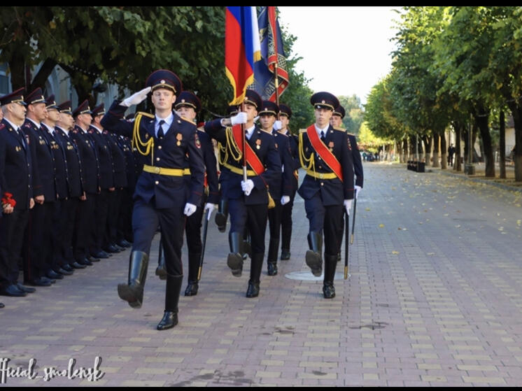 В Смоленске состоялась торжественная церемония открытия памятника милиционеру Курицыну