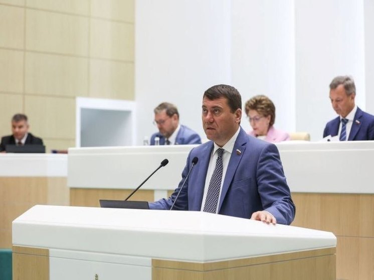 Иван Абрамов переназначен представителем Амурской области в Совете Федерации России
