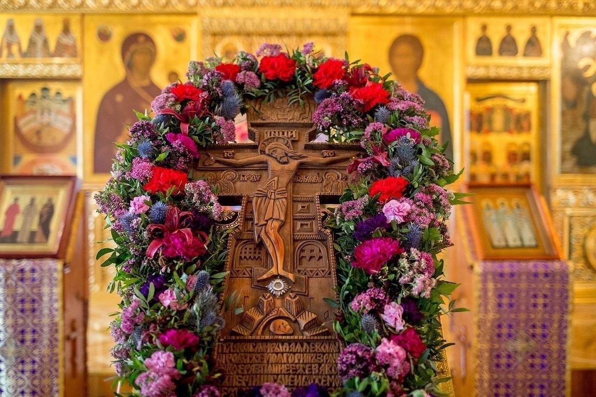 Православные томичи отмечают Воздвижение