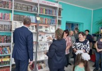 Современная библиотека с пространством для игр, мастер-классов и даже подиумом для публичных выступлений появилась в поселке Первомайский Мариинского округа