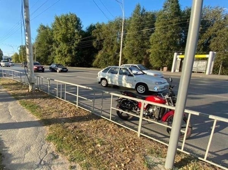 В Волгодонске в аварии пострадал юный мопедист