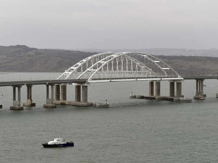 Стало известно о создании над Крымским мостом защитного «колпака»