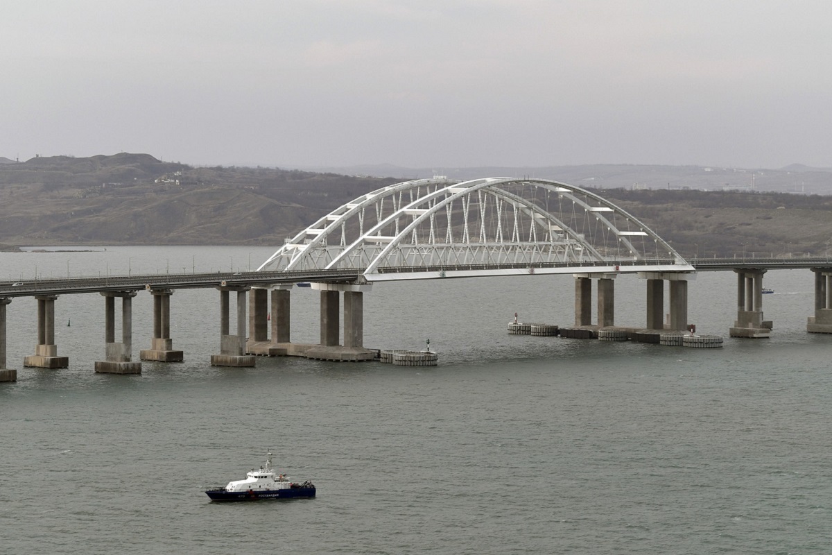 It became known about the creation of a protective “cap” over the Crimean Bridge