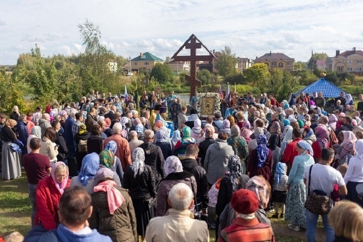Костромская митрополия приглашает костромичей на крестный ход к Святому озеру 1 октября