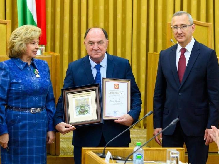 Президент Путин наградил калужского омбудсмена Зельникова