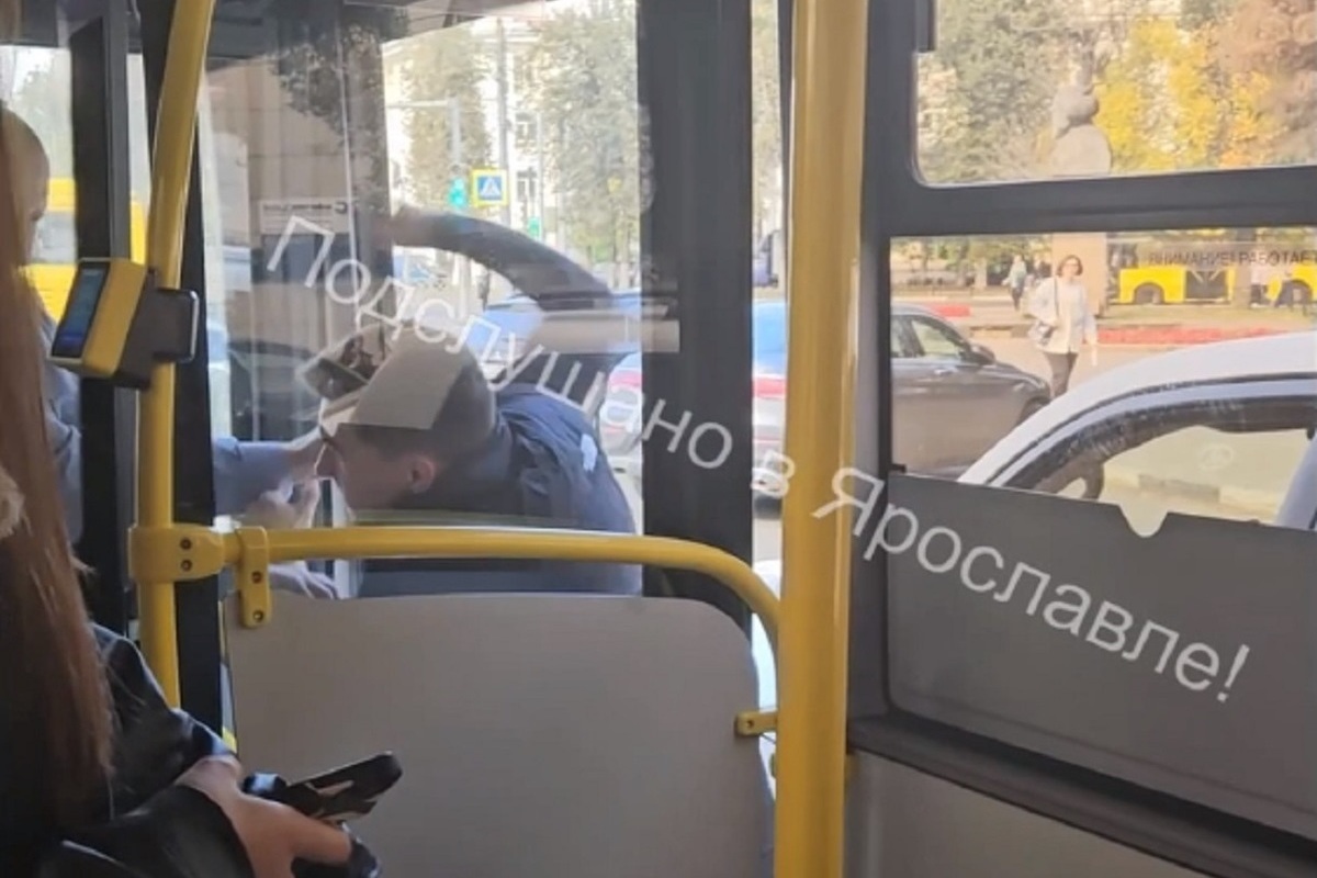 В Ярославле подрались автомобилист и водитель автобуса