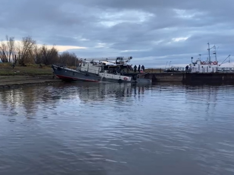 На Ямале в затонувшем теплоходе нашли тела пропавших при ЧП людей
