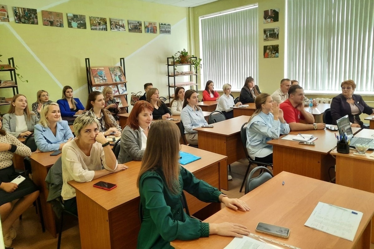 168 Школа Санкт-Петербург. Гимназия 168 центрального района. Гимназия 168 СПБ. 168 Гимназия Санкт-Петербург директор.