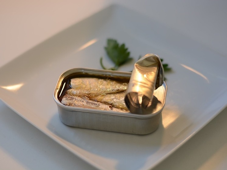 Центнер  поддельных консервов изъяли в Карелии