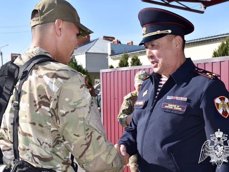 Калмыцким росгвардейцам вручили ордена и медали