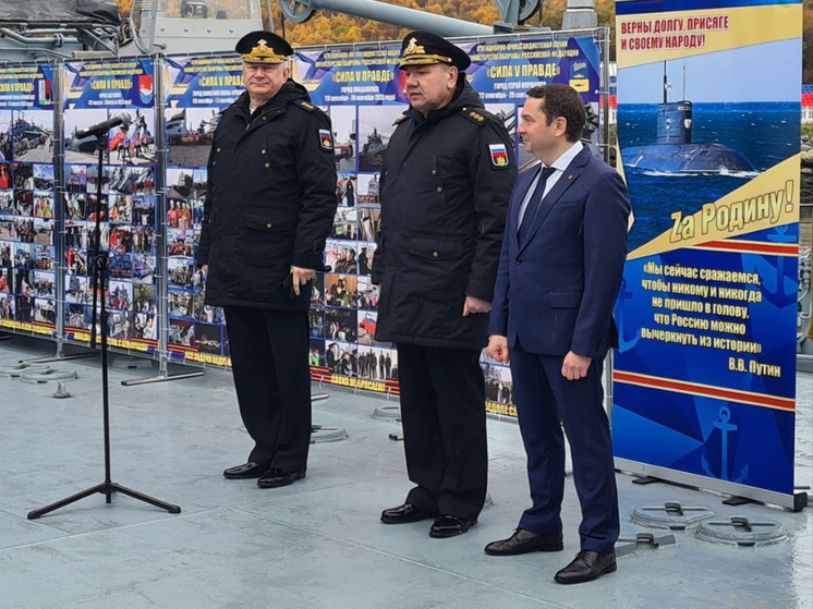 Губернатор Мурманской области посетил БДК «Иван Грен» в Североморске