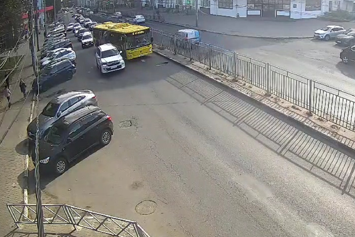 В Ярославле возбуждено уголовное дело по факту драки водителя автобуса и автомобилиста