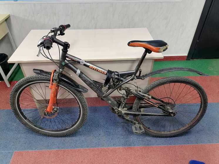 Во Мценске мужчина напал на подростка и силой отобрал у него велосипед