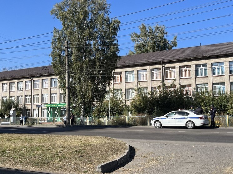 В Курске на территории школы №41 обнаружены обломки БПЛА