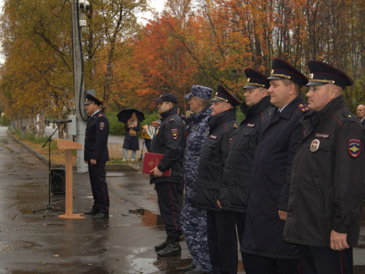 В центре Мурманска состоялся общегородской инструктаж комплексных сил полиции