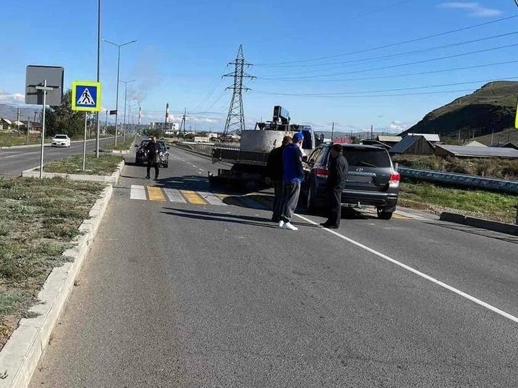 В столице Тувы произошло ДТП с участием трех автомашины с наездом на пешехода