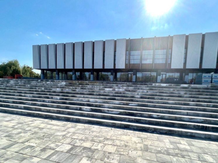 В Липецке продолжается ремонт киноконцертного зала «Октябрь»