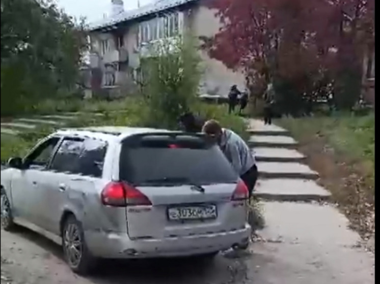 Под Новосибирском четверо мужчин похитили ребенка возле школы