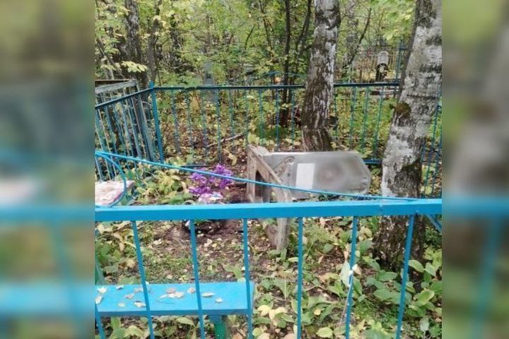 В Ачинске 44-летний мужчина похитил металлические трубы с могил ради еды