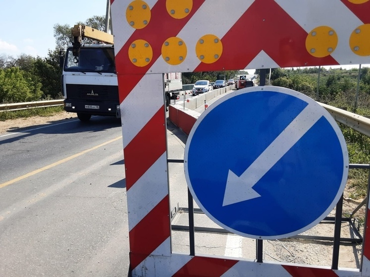  На грязинской трассе ограничили движение транспорта