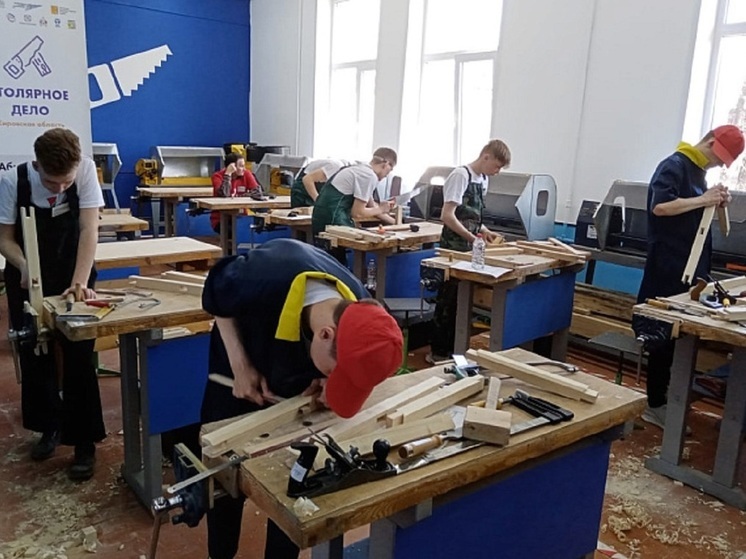 Система образования в Кировской области получила положительную оценку министра