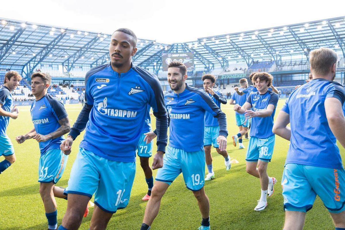 The match between Zenit and Orenburg began on the road on September 30