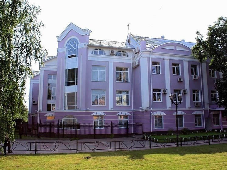 В Курске владелец оборудования Губернского катка разрушил плитку на 1,5 млн рублей