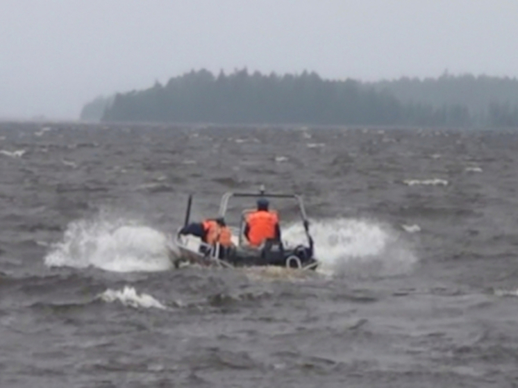 Спасателя ищут в Карелии