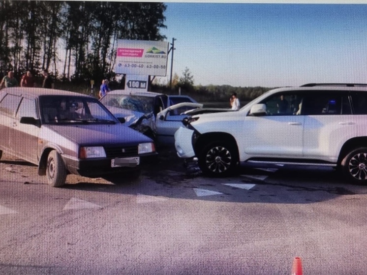 На Орловщине супружеская пара оказалась в больнице после аварии