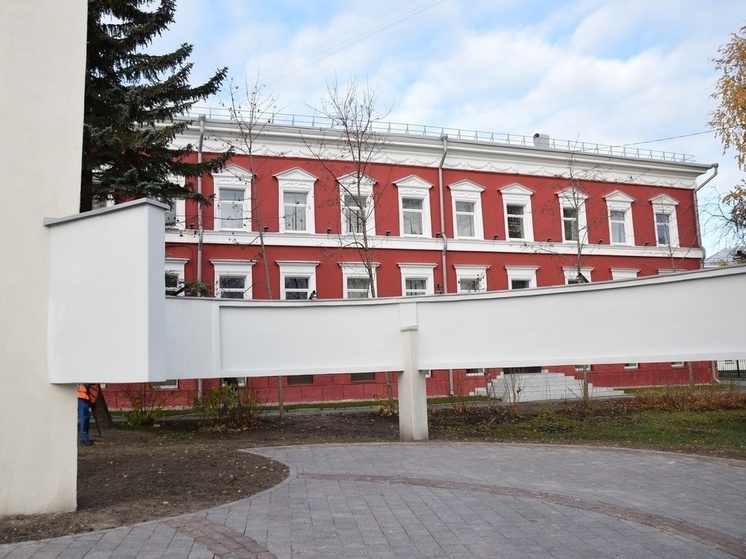Фото лучших педагогов украсят открытую галлерею в центре Петрозаводска