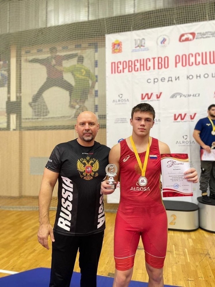 Воспитанник воронежской спортшколы привез серебро с Первенства России по вольной борьбе