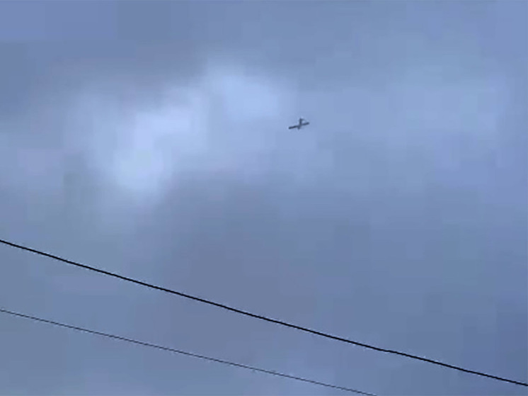 Жителей Смоленска попросили не выходить из дома из-за беспилотников