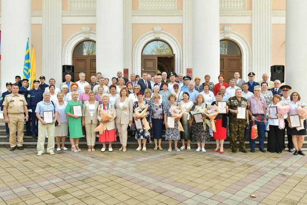В День пожилого человека в Сочи отметили выдающихся горожан