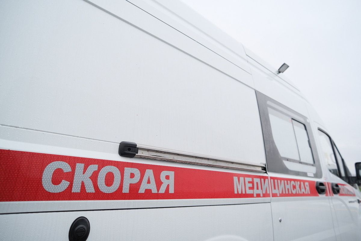 27-летнюю женщину доставили в больницу после аварии на мосту в Волгограде