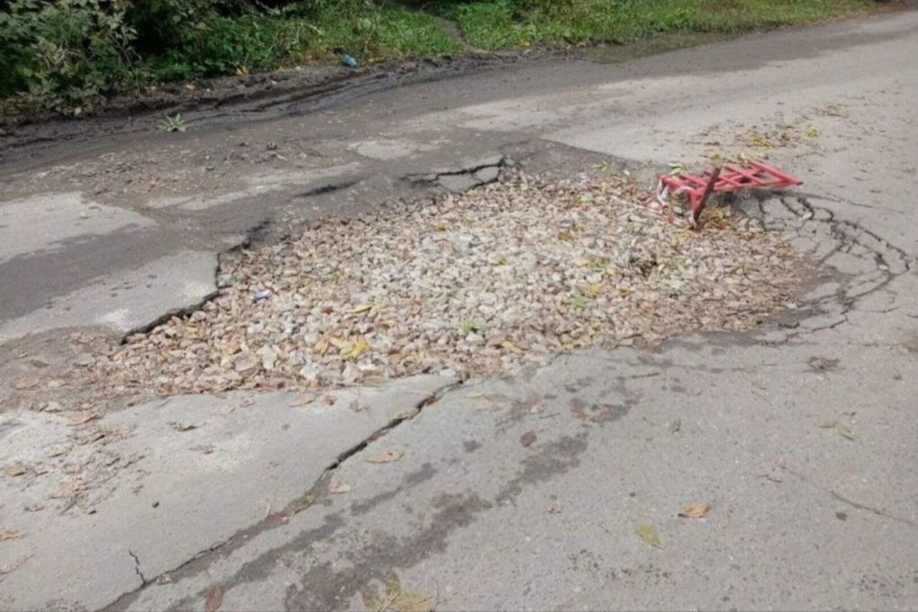 В Пензе не спешат ремонтировать асфальт на улице Егорова