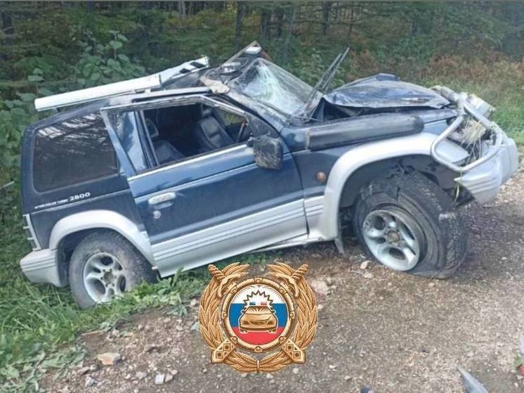 Внедорожник опрокинулся в Корсаковском районе