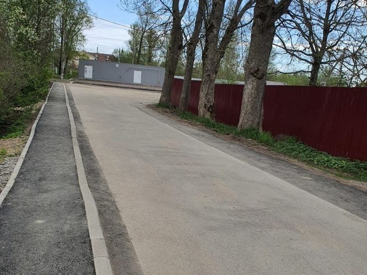 В поселке Ульяновка на Набережной улице появились тротуары