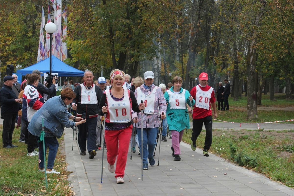 Ярославцам "золотого" возраста устроили спортивный праздник