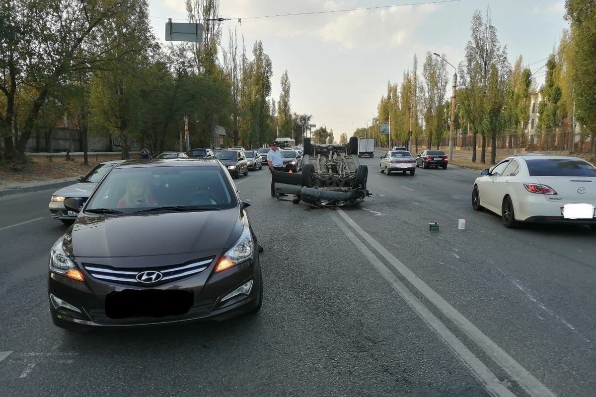 По вине пьяного воронежца на улице Лебедева произошло тройное ДТП