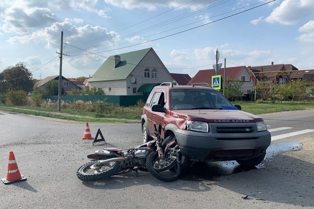 В Горячем Ключе в аварии с внедорожником и мотоциклом пострадал подросток