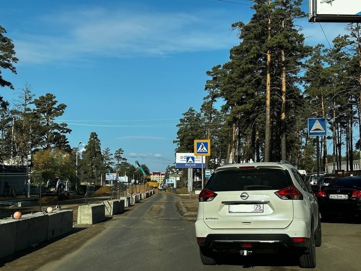 Проезд по улице Коханского возле стройки полностью перекрыли в Чите