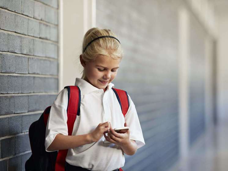 Дети и гаджеты: нужны ли школьникам смартфоны