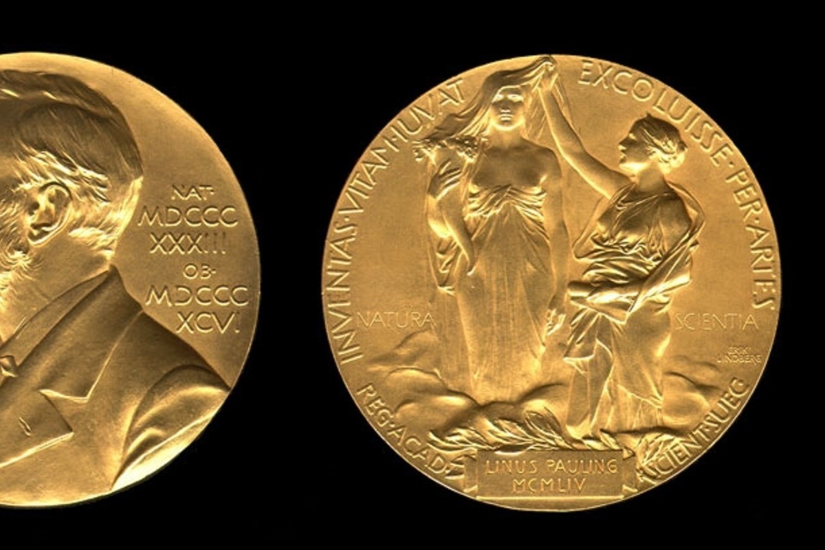 3 лауреата нобелевской премии. Нобель и Нобелевская премия. Медаль Нобеля по физике. Медаль Нобеля и Нобелевская премия.