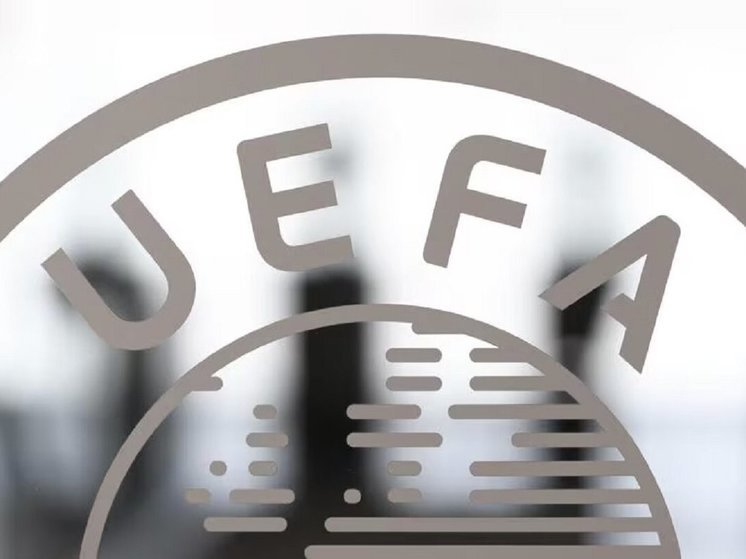 Европейские футбольные федерации заявляют о бойкоте матчей, в которых смогут принять участие наши сборные юношей и девушек до 17 лет, а вице президент УЕФА публично кается за участие в обсуждении этого вопроса. «МК-Спорт» рассказывает, почему нам не стоит обольщаться в отношении УЕФА.
